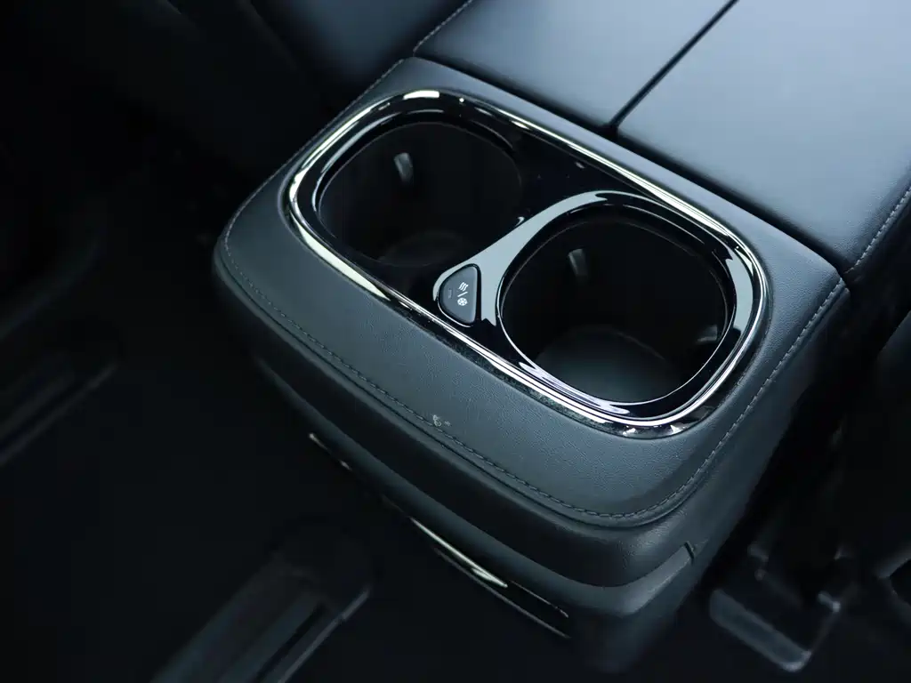 GAC Trumpchi M8 2024 — фото 17