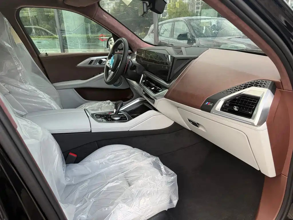 BMW XM 2023 — фото 14