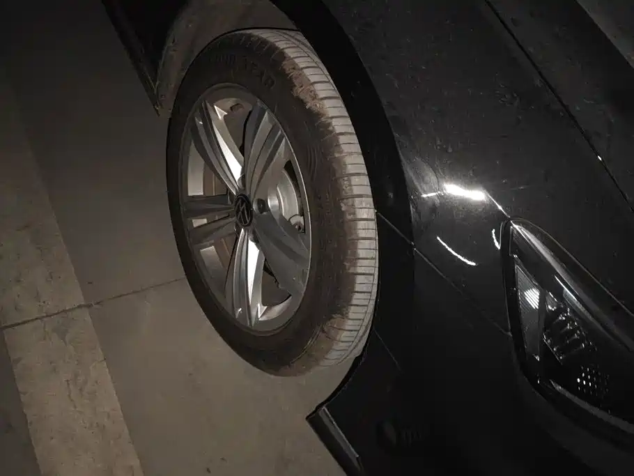 Volkswagen Magotan 2025