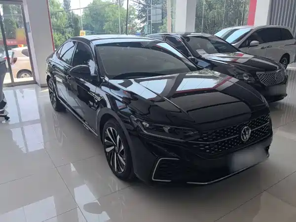 Volkswagen Passat 2022