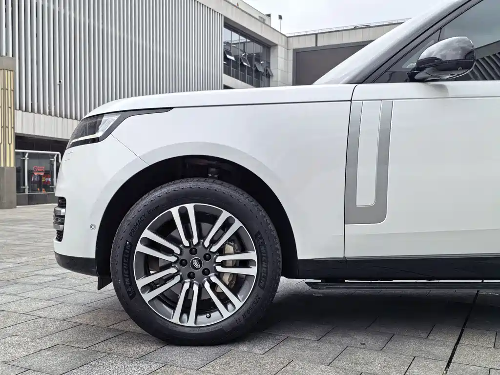Land Rover Range Rover 2023 — фото 22