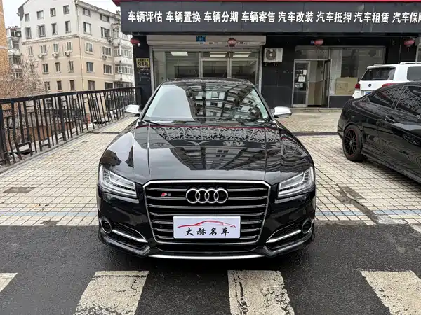 Audi S8 2013