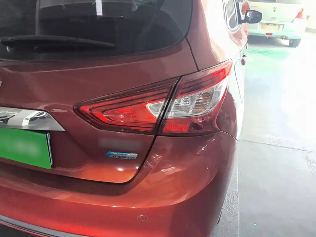 Nissan Tiida 2017 — фото 8