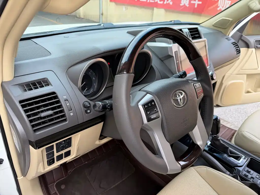Toyota Prado 2014 — фото 13