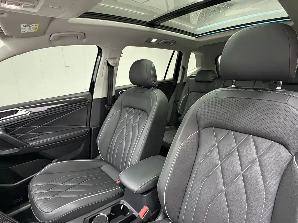 Volkswagen Tiguan L 2023 — фото 16