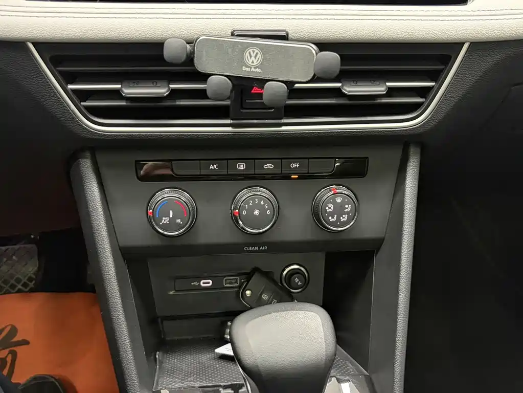 Volkswagen Tiguan L 2023 — фото 14