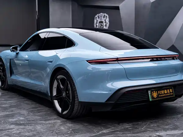 Porsche Taycan 2024