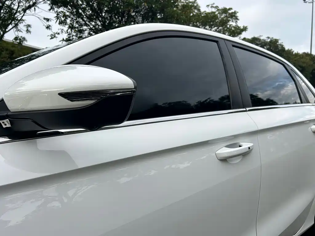 Geely Emgrand 2023 — фото 19