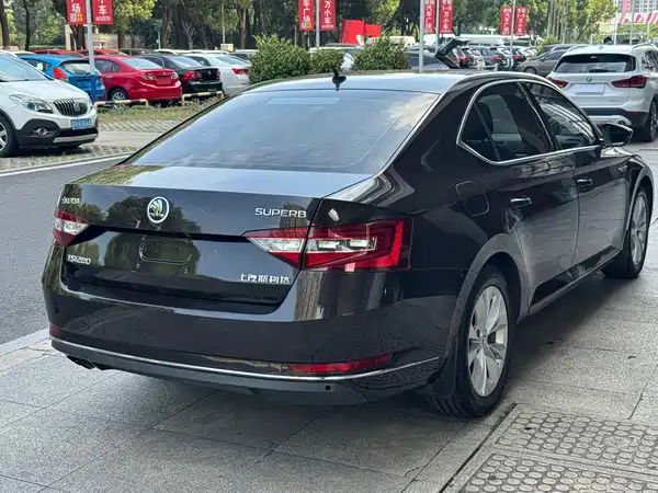 Skoda Superb 2016