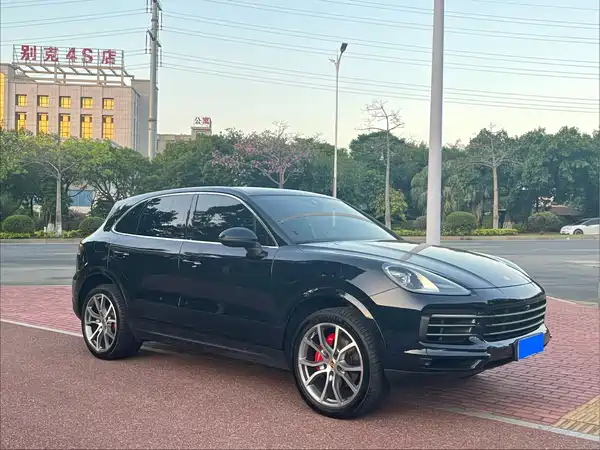 Porsche Cayenne 2021