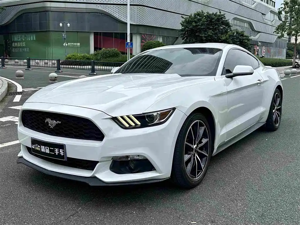 Ford Mustang 2016 — фото 1