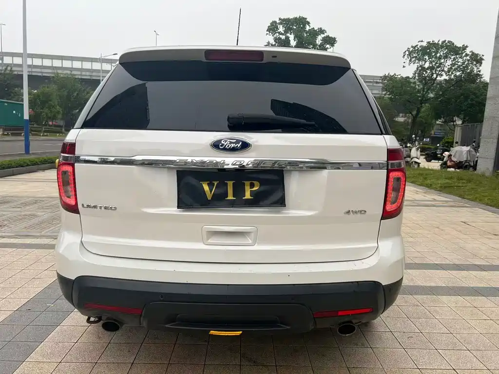 Ford Explorer 2013 — фото 19