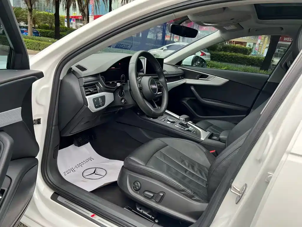 Audi A4L 2018