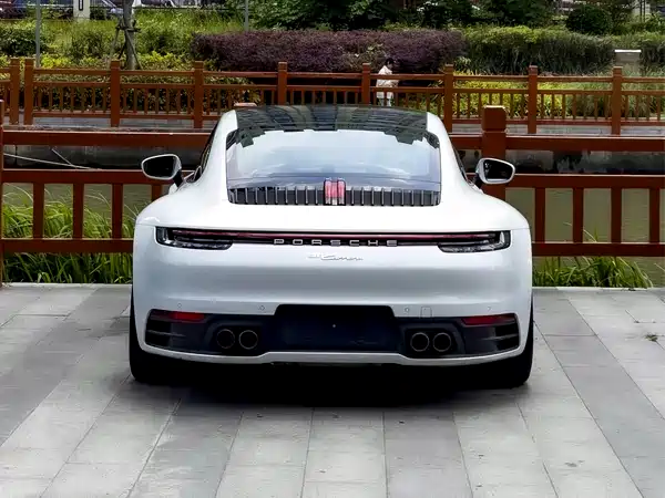 Porsche 911 2021