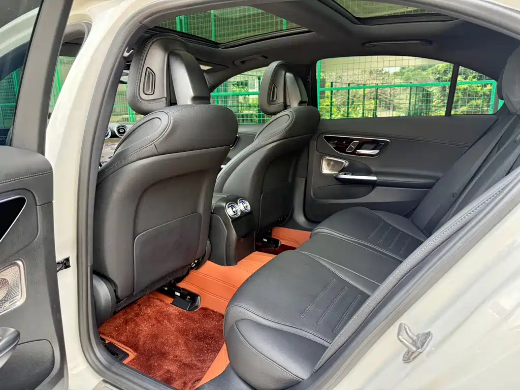 Mercedes-Benz C-Class 2023 — фото 6