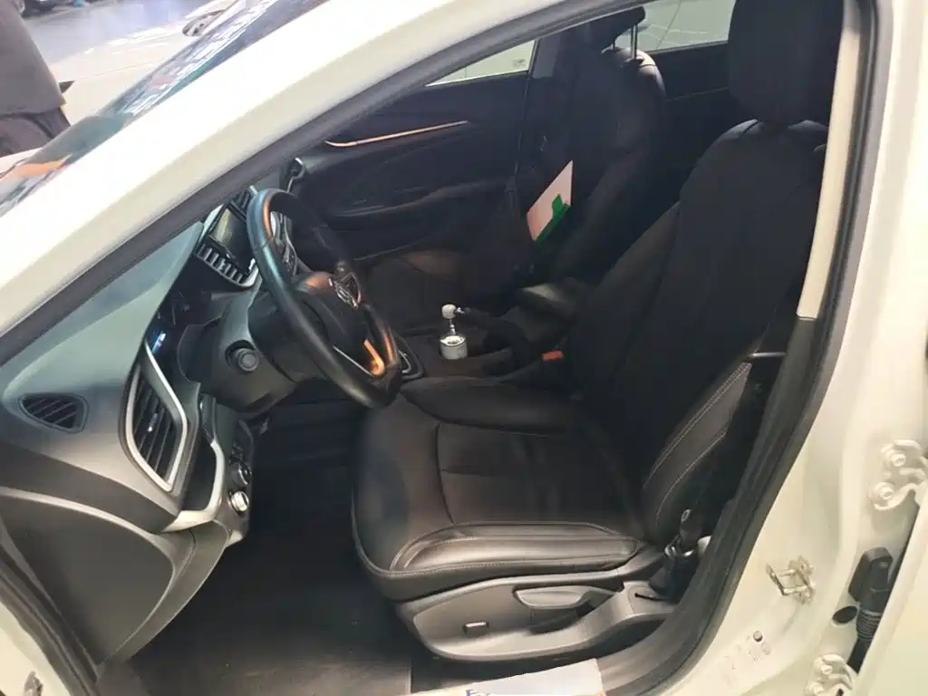 Buick Excelle GT 2015 — фото 15