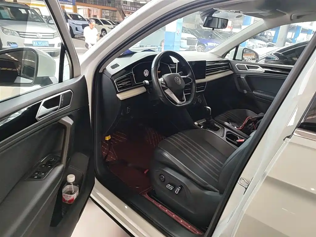 Volkswagen Tiguan L 2022 — фото 16