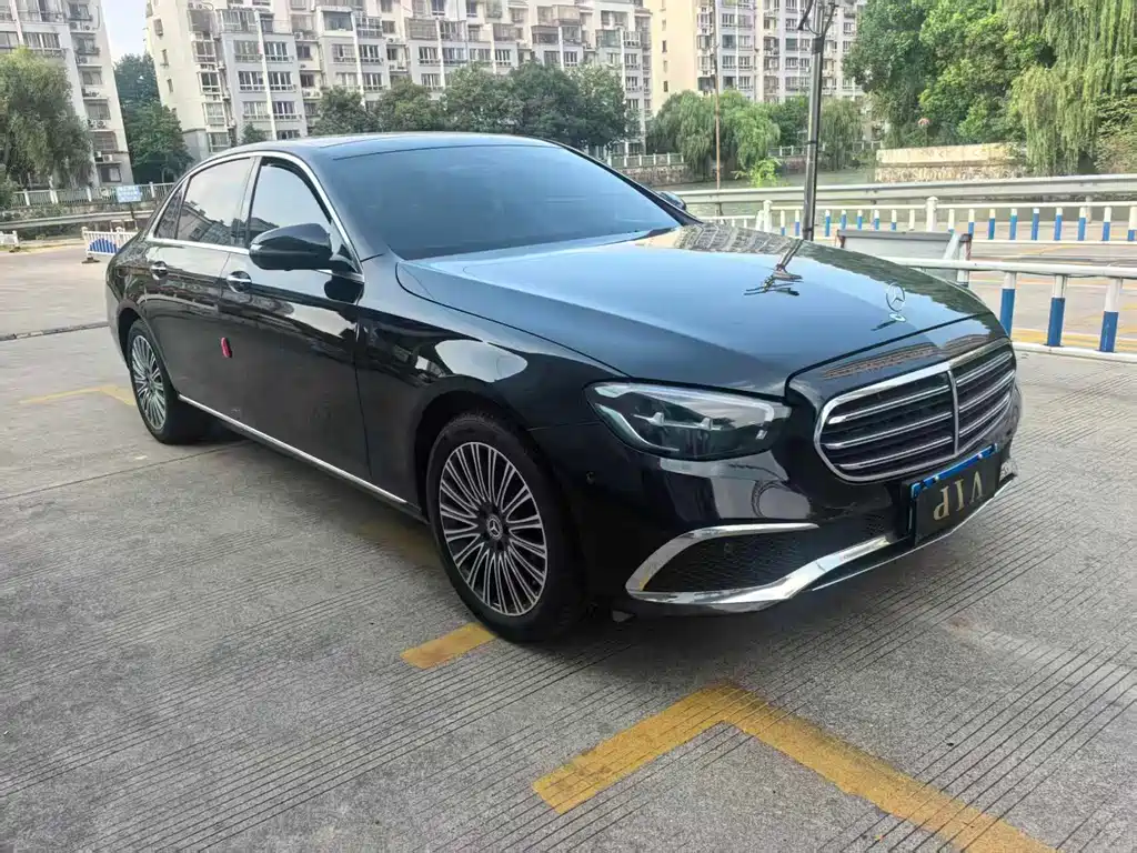 Mercedes-Benz E-Class 2023