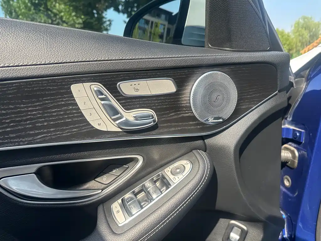 Mercedes-Benz C-Class 2021