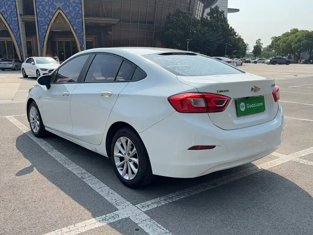 Chevrolet Cruze 2017 — фото 14