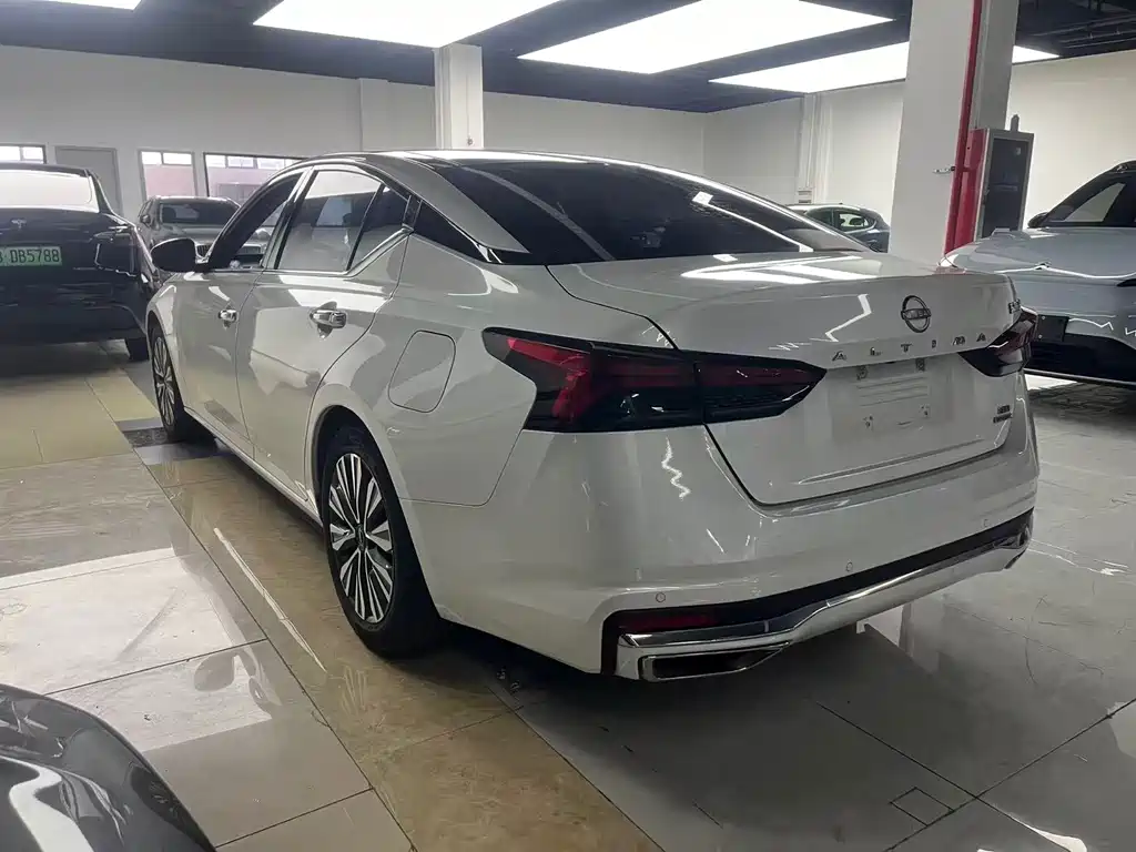 Nissan Teana 2023 — фото 11
