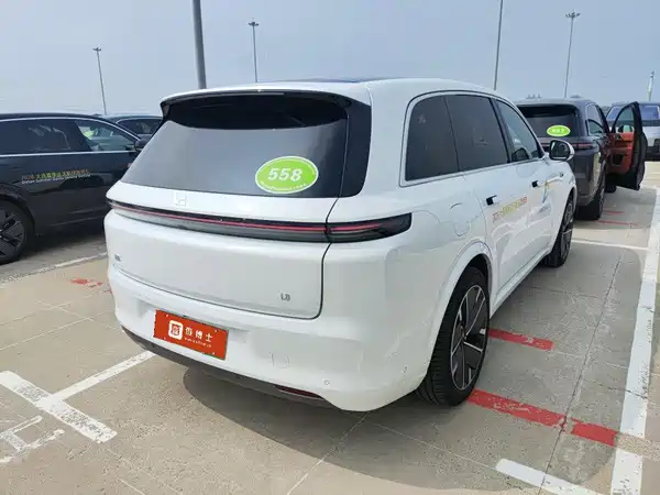 Li Auto L8 2025
