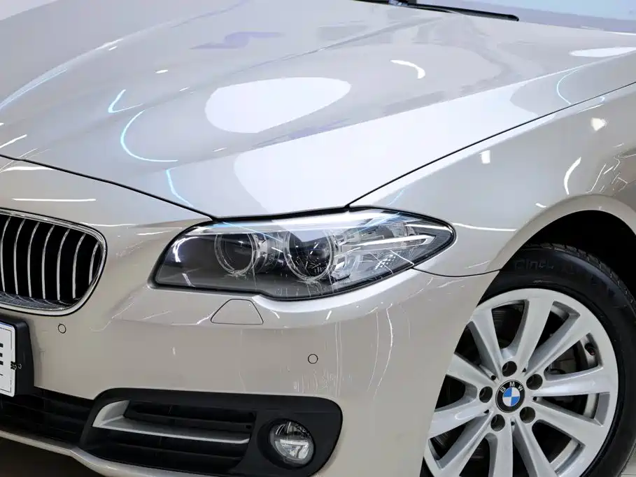 BMW 5 Series 2016 — фото 10
