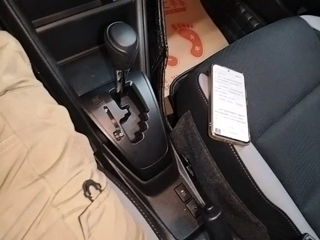 Toyota Yaris L 2020 — фото 14