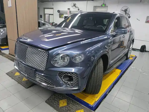 Bentley Bentayga 2023