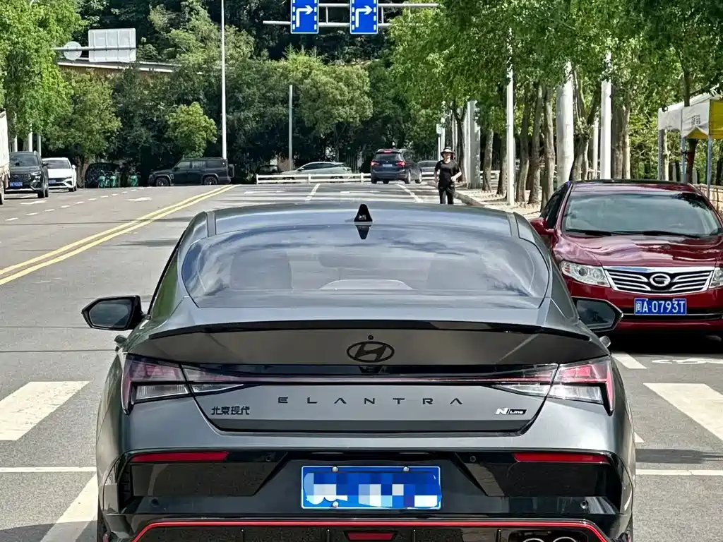 Hyundai Elantra 2023