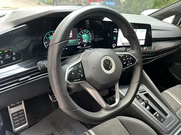 Volkswagen Golf 2023