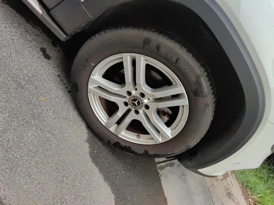 Mercedes-Benz GLB 2023