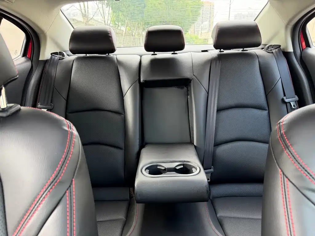 Mazda 3 Axela 2018 — фото 16