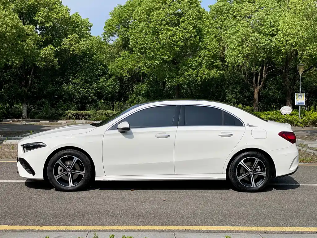 Mercedes-Benz A-Class 2025 — фото 15