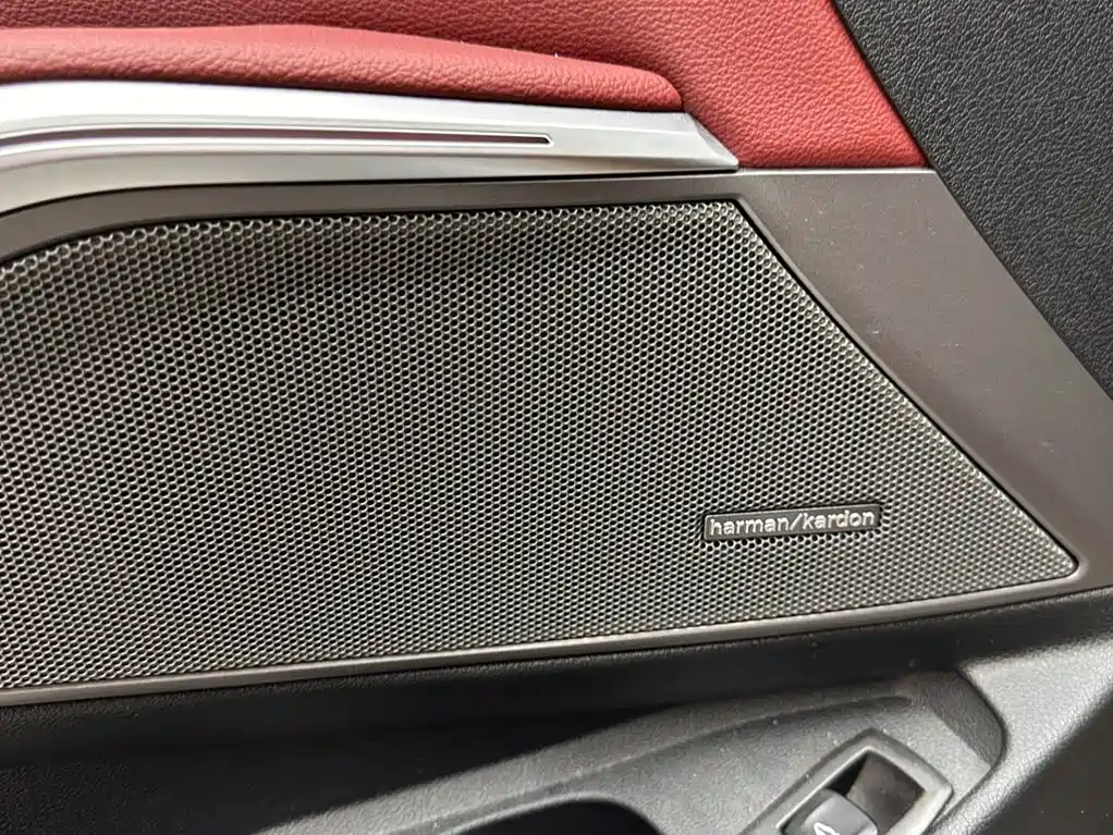 BMW 3 Series 2024 — фото 15