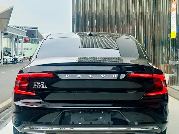 Volvo S90 2024