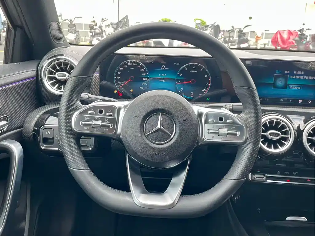 Mercedes-Benz A-Class 2021 — фото 17
