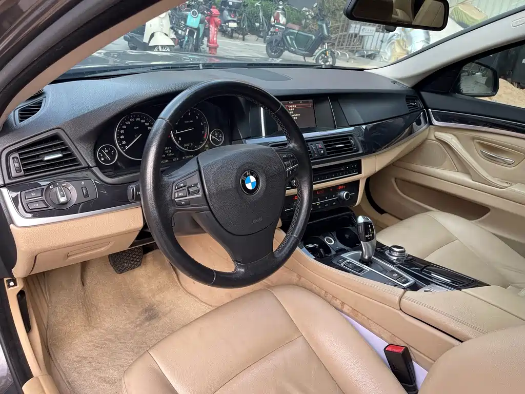 BMW 5 Series 2014 — фото 10