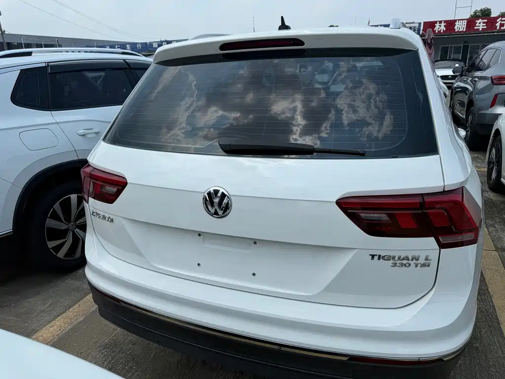 Volkswagen Tiguan L 2017 — фото 16