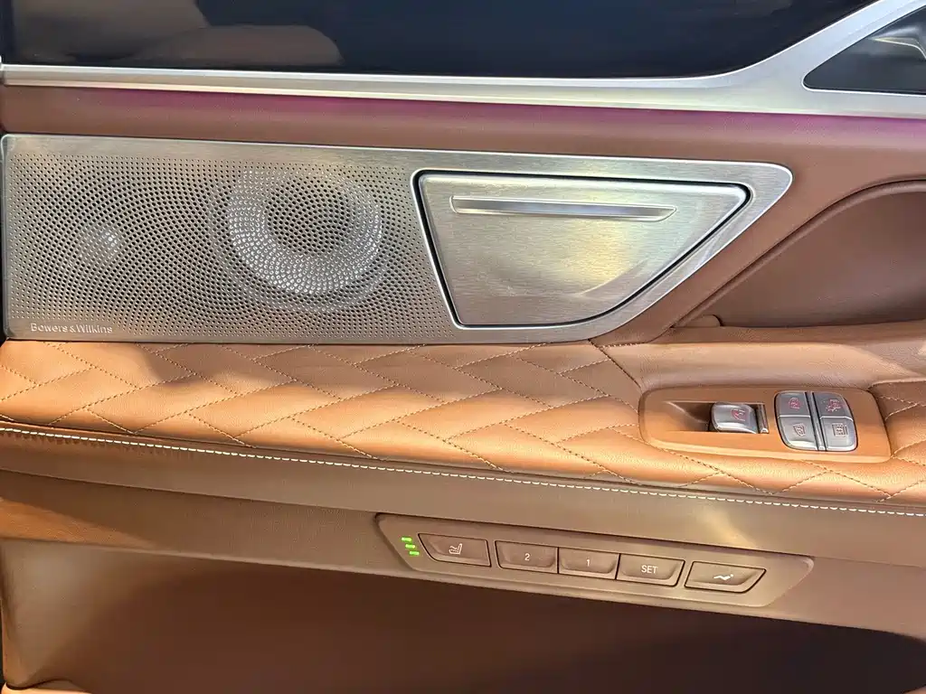 BMW 7 Series 2020 — фото 13