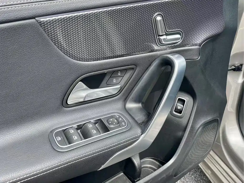 Mercedes-Benz A-Class 2021 — фото 10