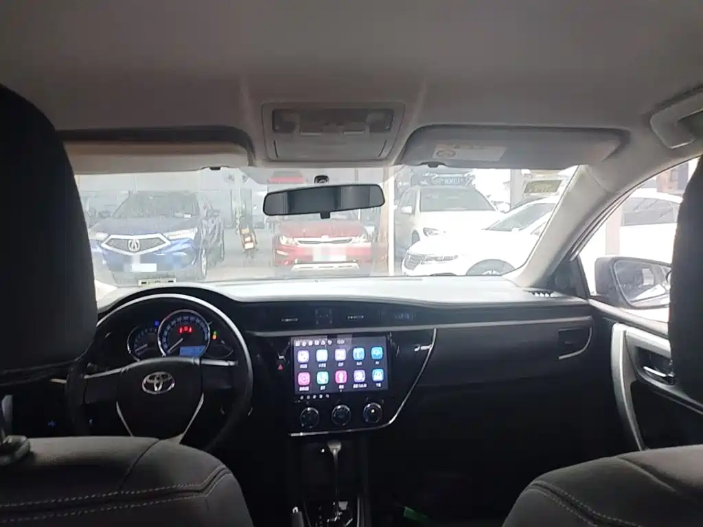 Toyota Corolla 2017 — фото 18