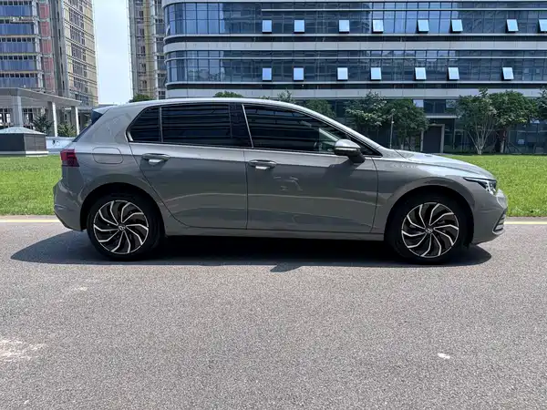 Volkswagen Golf 2022
