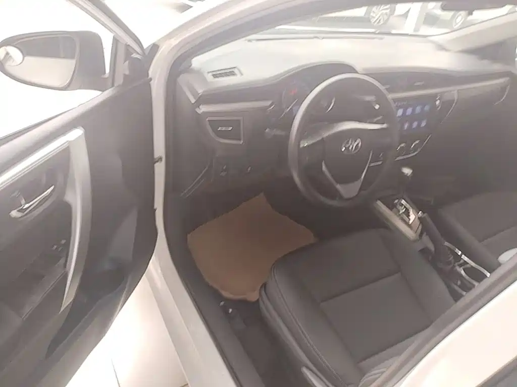 Toyota Corolla 2017 — фото 16