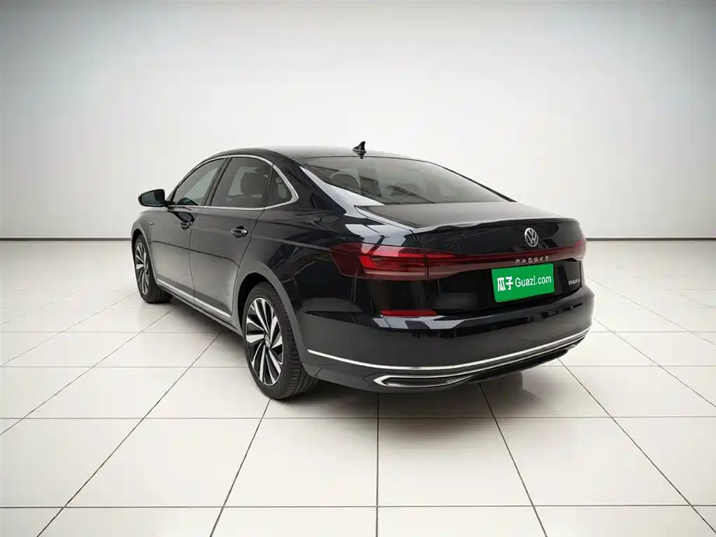 Volkswagen Passat 2023 — фото 4