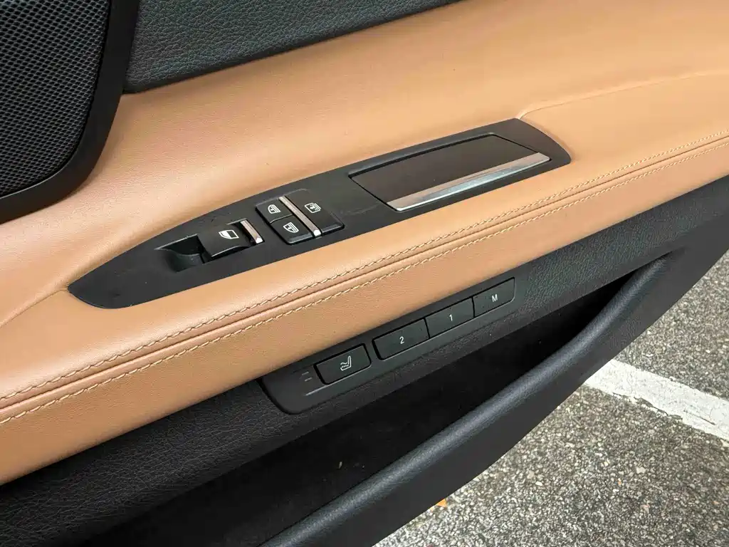 BMW 7 Series 2013 — фото 17