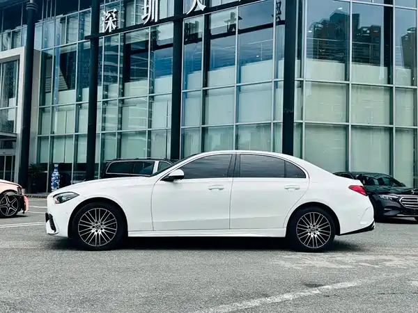 Mercedes-Benz C-Class 2024