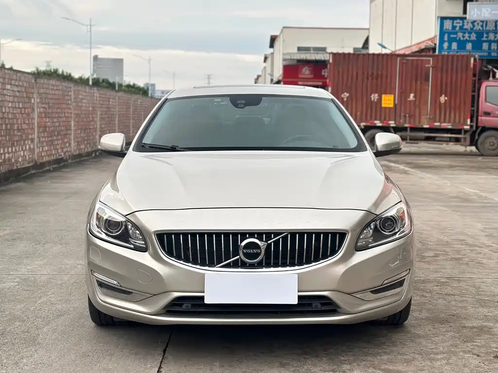 Volvo S60 2020 — фото 2