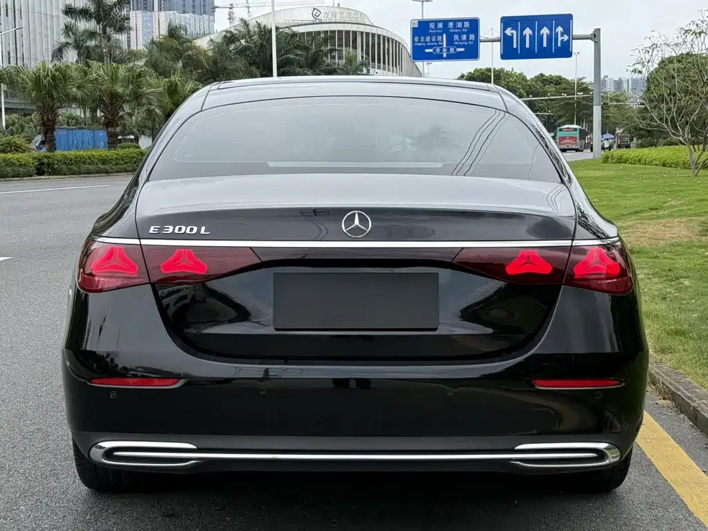Mercedes-Benz E-Class 2025