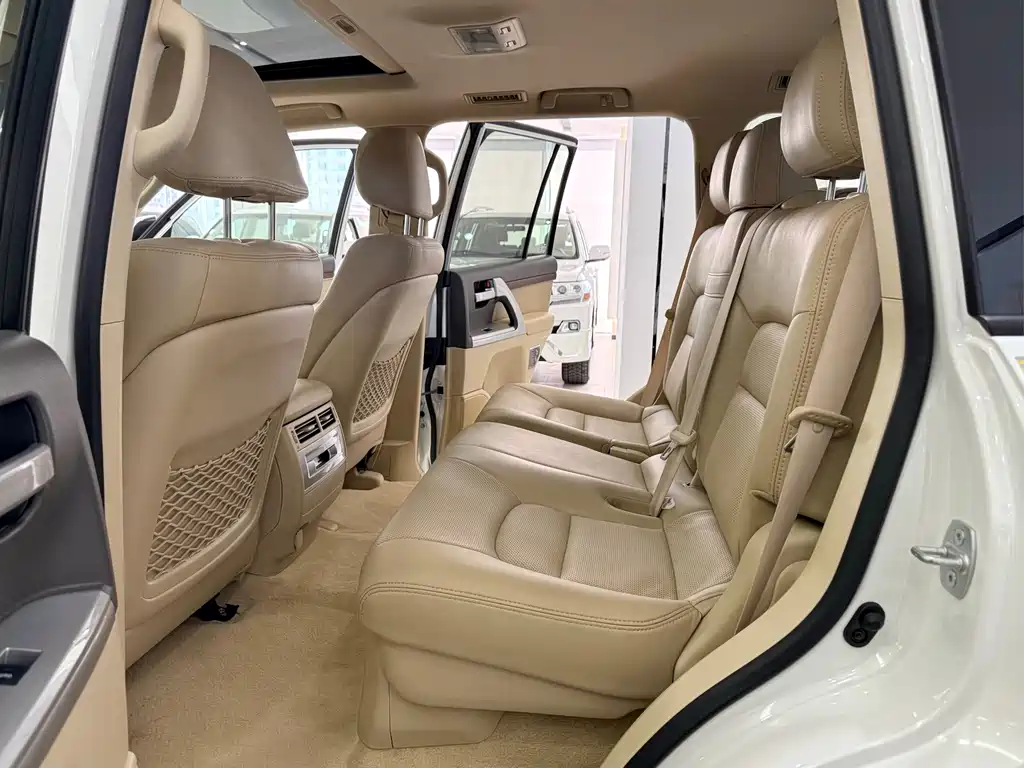 Toyota Land Cruiser 2017 — фото 11